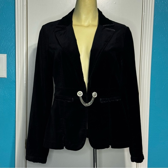 White House Black Market Black Velvet Blazer Rhinestones Chain Accent Size 4 EuC - Picture 1 of 16